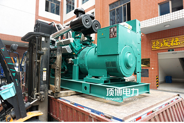 柴油發(fā)電機(jī)組 柴油發(fā)電機(jī)組